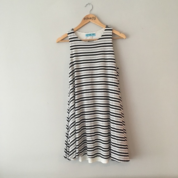 Francesca's Collections Dresses & Skirts - Francesca’s Tunic Dress